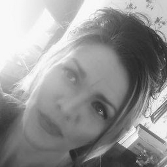 Meet your Posher, Kristen - Picture 1 of 1